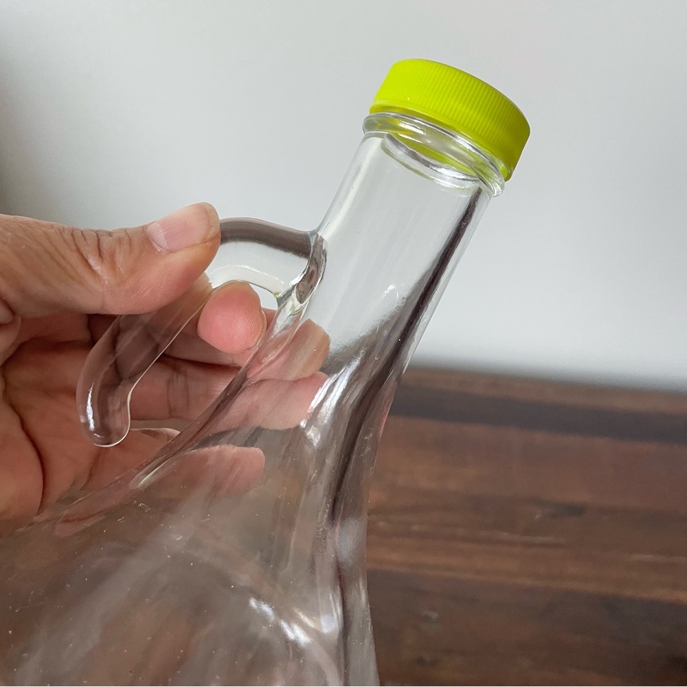Vintage Olive Garden Dressing bottle, Light Green Lid, Salad Dressing bottle - Picture 4 of 6